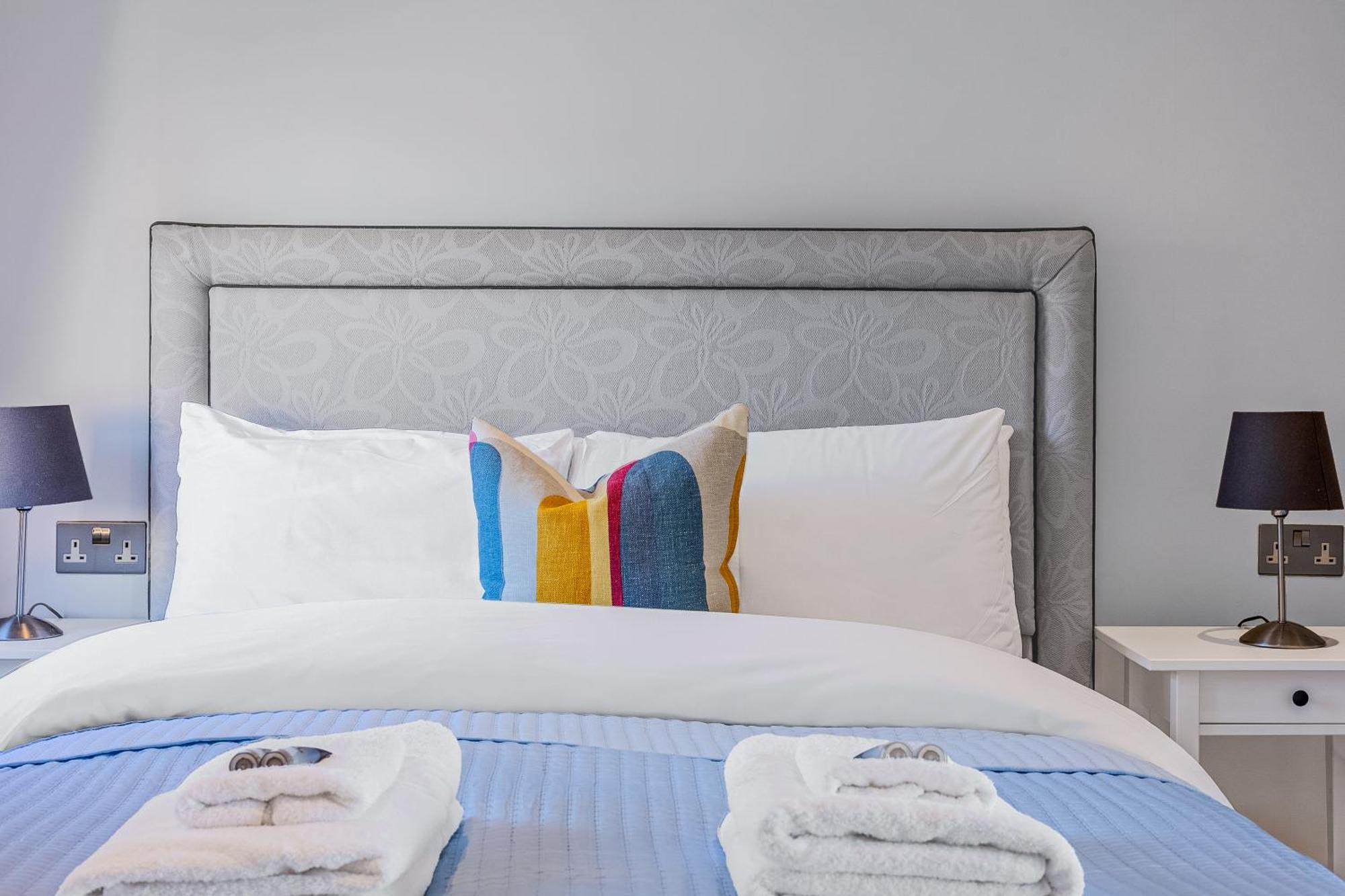 Whitechapel, Fantastic 1bed With Stunning Views Over *